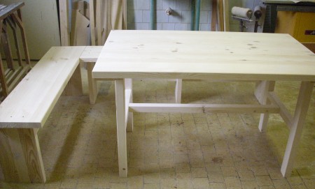 Selský stůl a lavice